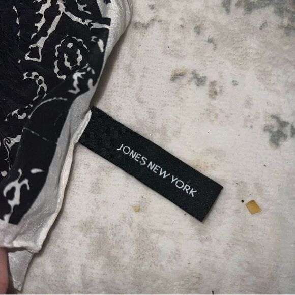 Jones NY Black and White Patterned Scarf - Picture 2 of 5